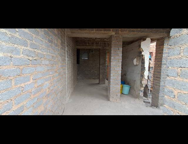 5 BEDROOM HOUSE FOR SALE IN ALEXANDRA EAST BANK